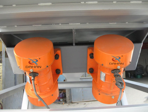 直線篩振動電機(jī)